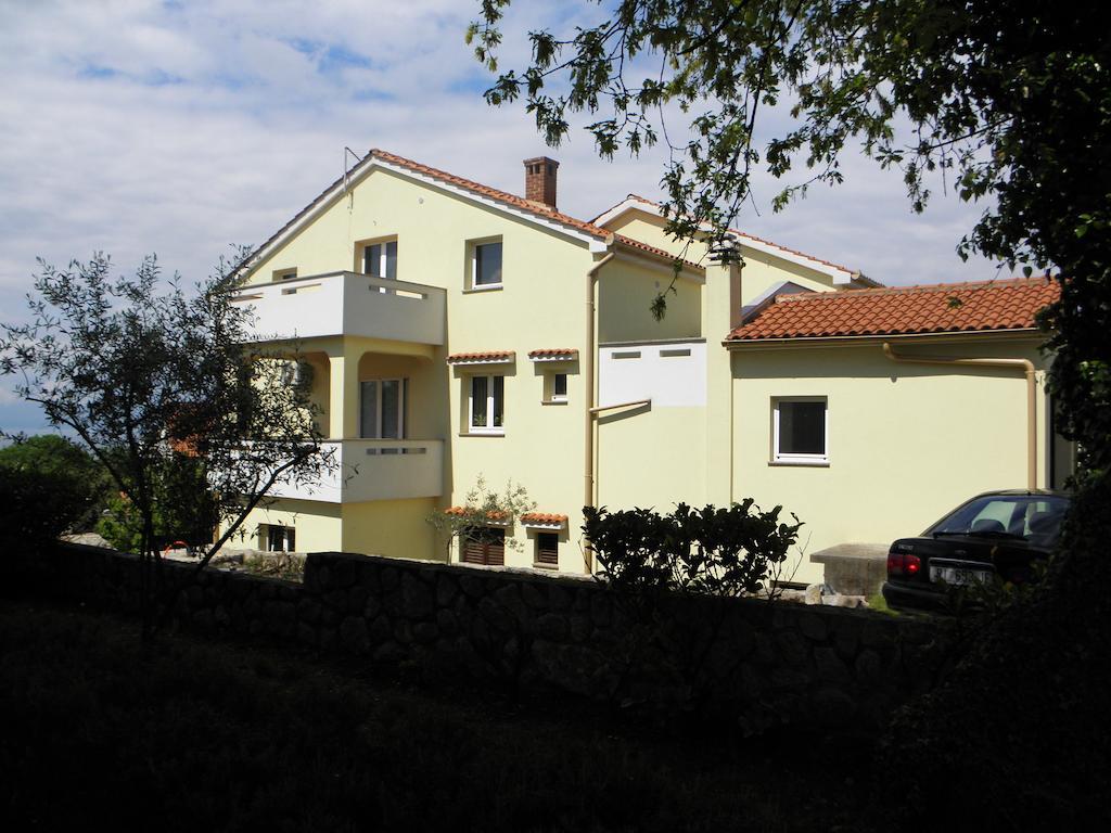 Apartments Njivice Bajcic Exterior foto